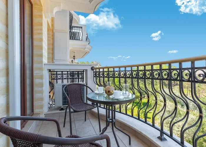 Harmony Grand Aparthotel 4*