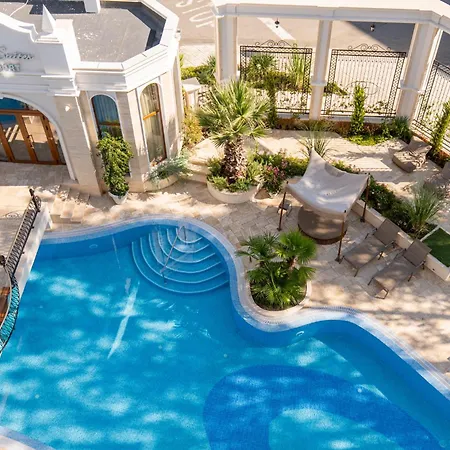 Harmony Grand Lägenhetshotell 4*